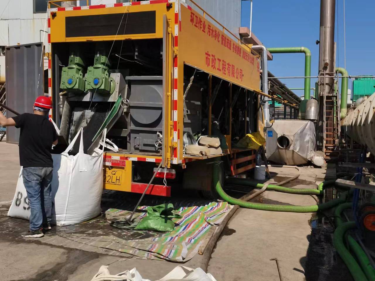 迭部淤泥压干处理